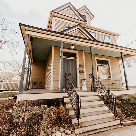 شقة Retro Gem Box Victorian Steps From Irvine Park سانت بول المظهر الخارجي الصورة